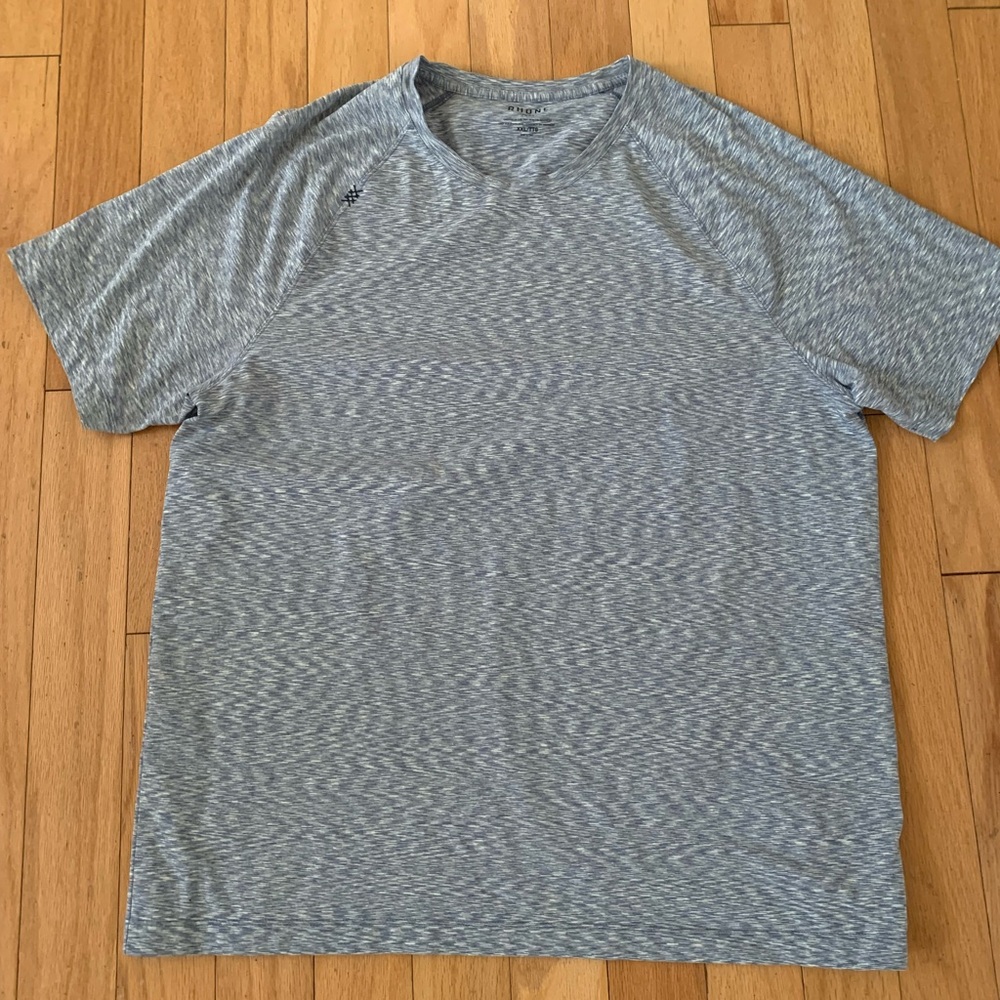 Rhône workout shirt size XXL